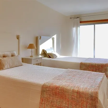 别墅 Sleeps 8 With Pool Air Con And Wifi *