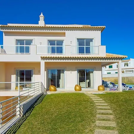 Sleeps 8 With Pool Air Con And Wifi